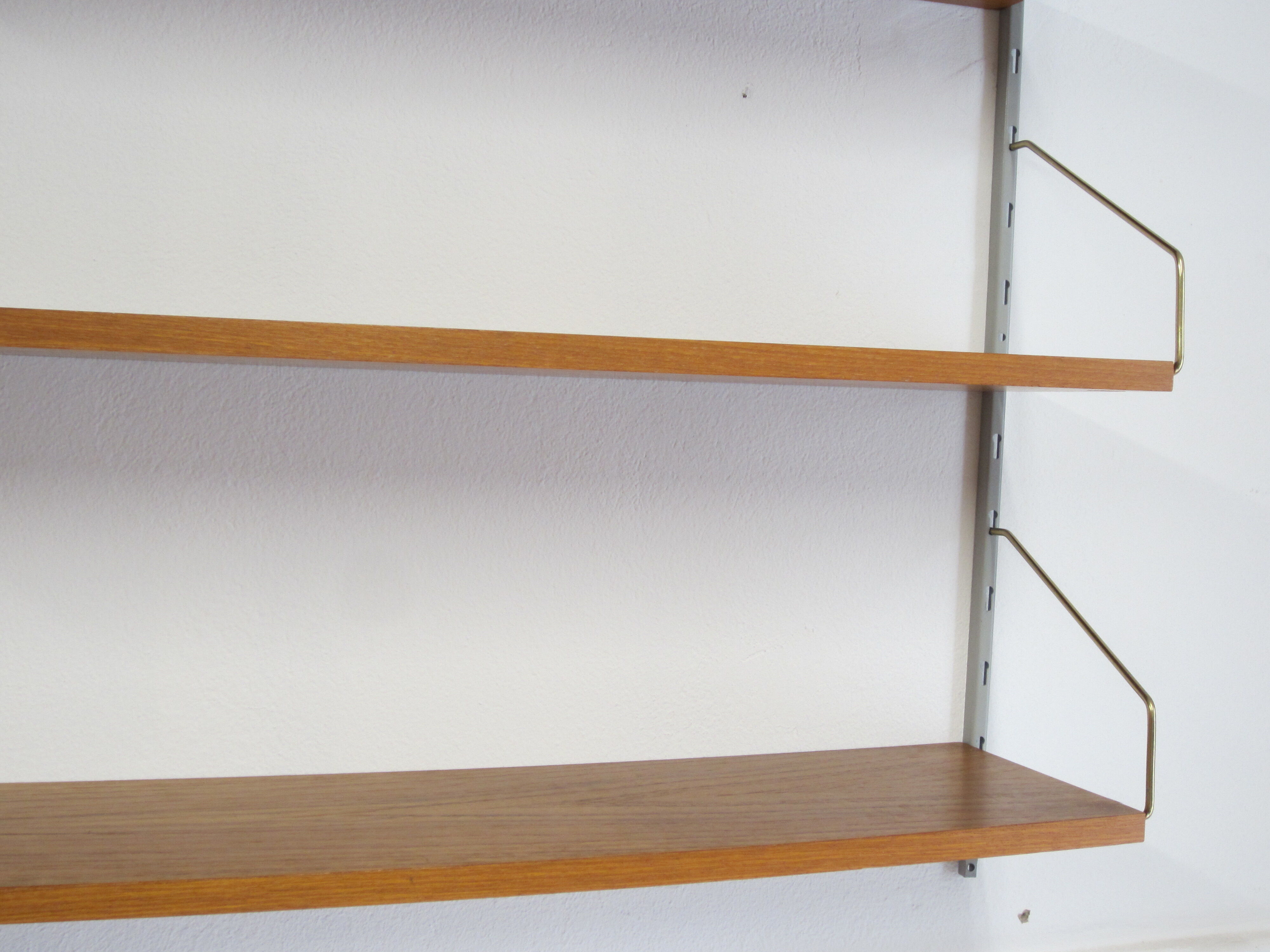 Scandinavian modular wall shelf
