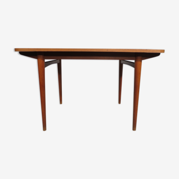 Scandinavian table in solid teak from the 60s
