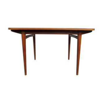 Scandinavian table in solid teak from the 60s