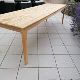 Farm table