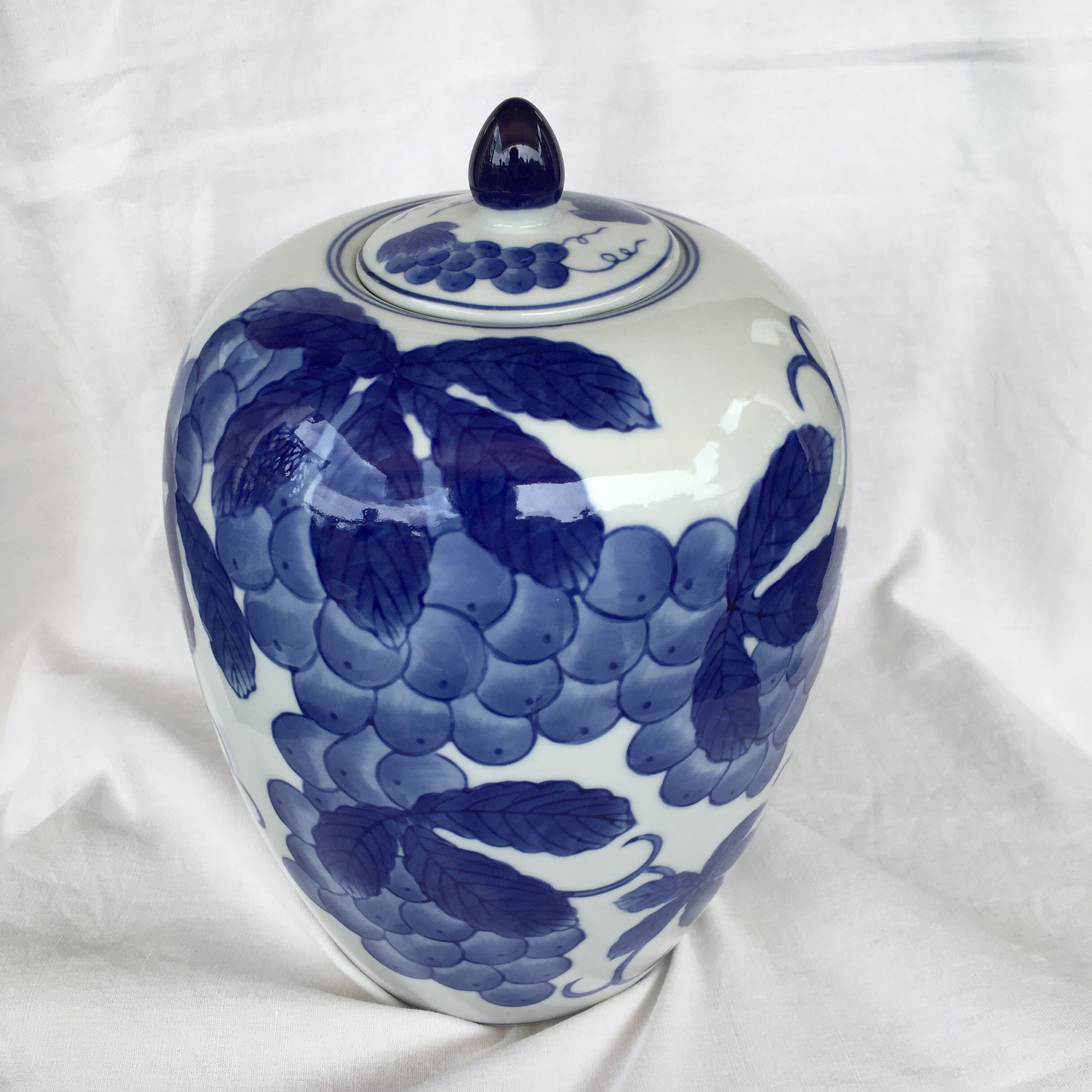 Asian-style porcelain jar with lid
