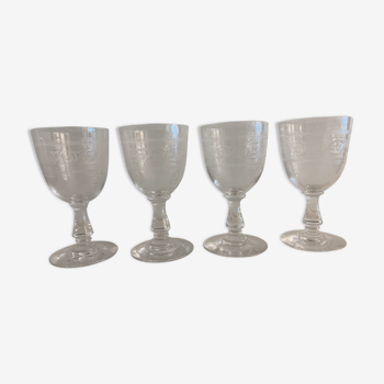 Lot 4 antique liquor glasses engraved with crystal blown
