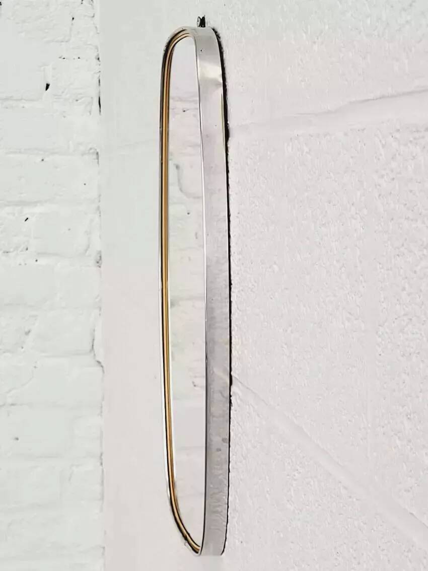 Rear view mirror and free form from the 50s - 60s on chrome frame