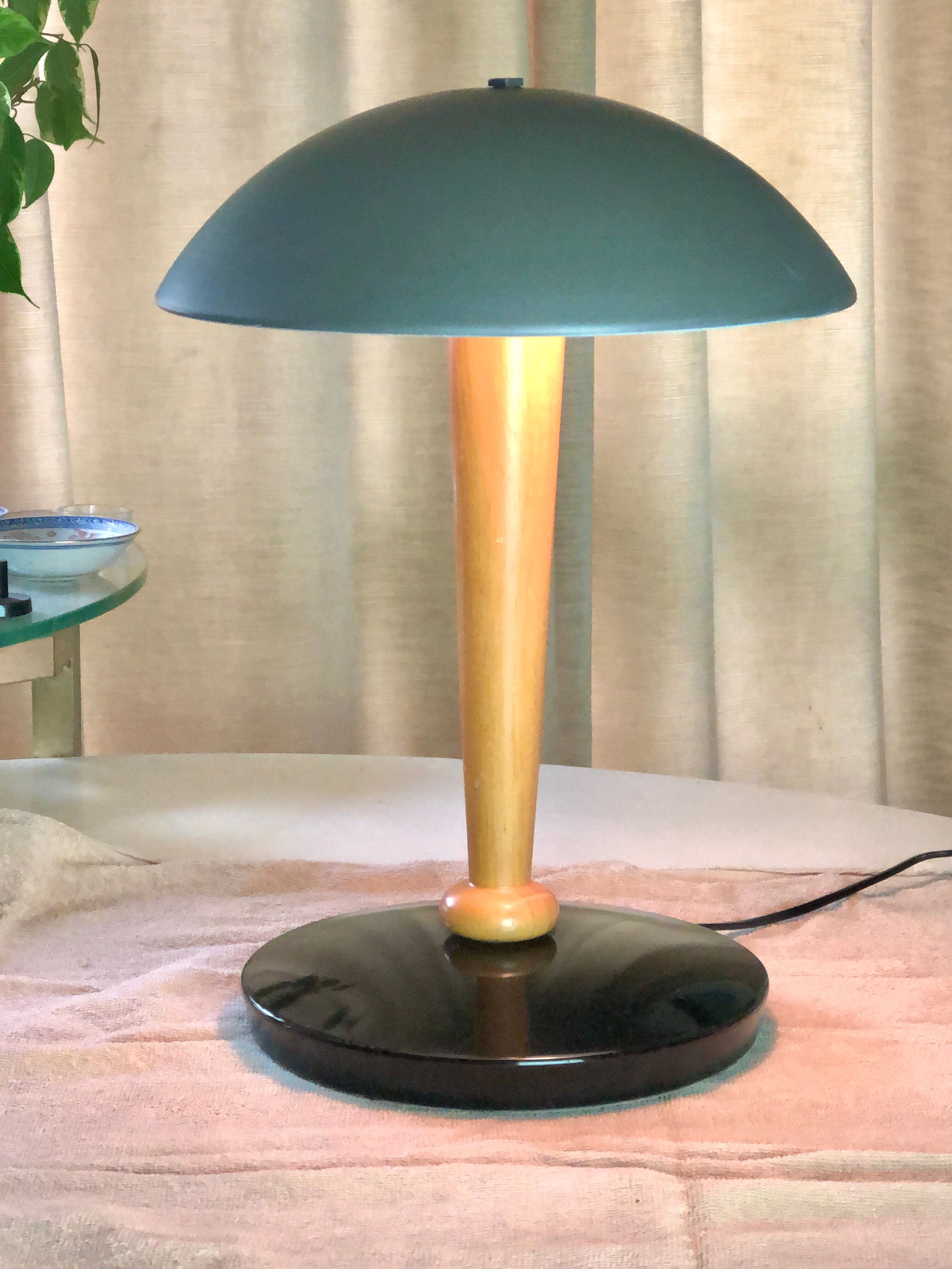 Art deco champion lamp