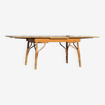 Dining table 1050