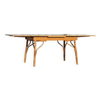 Dining table 1050