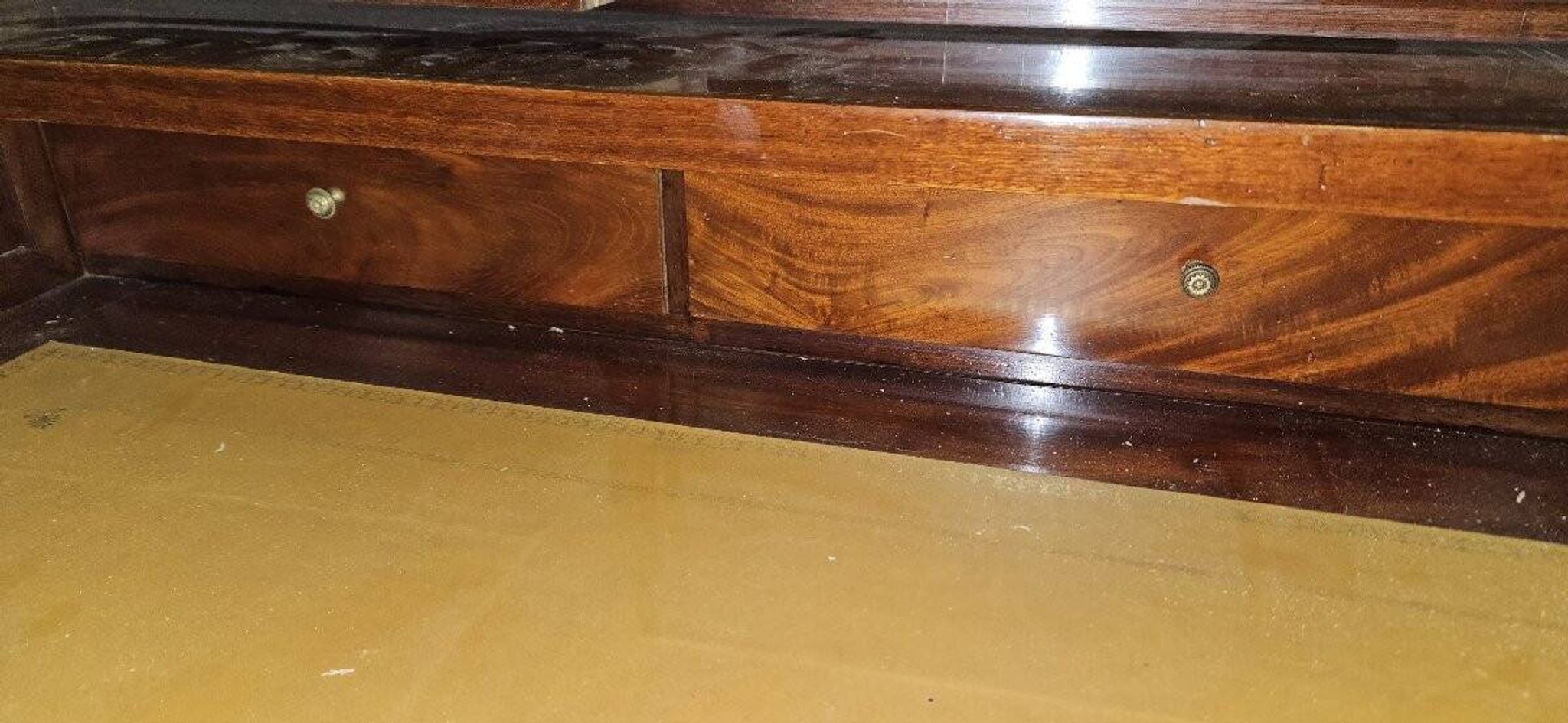 Important cylinder desk secretary in Louis XVI style made of mahogany with a system.
