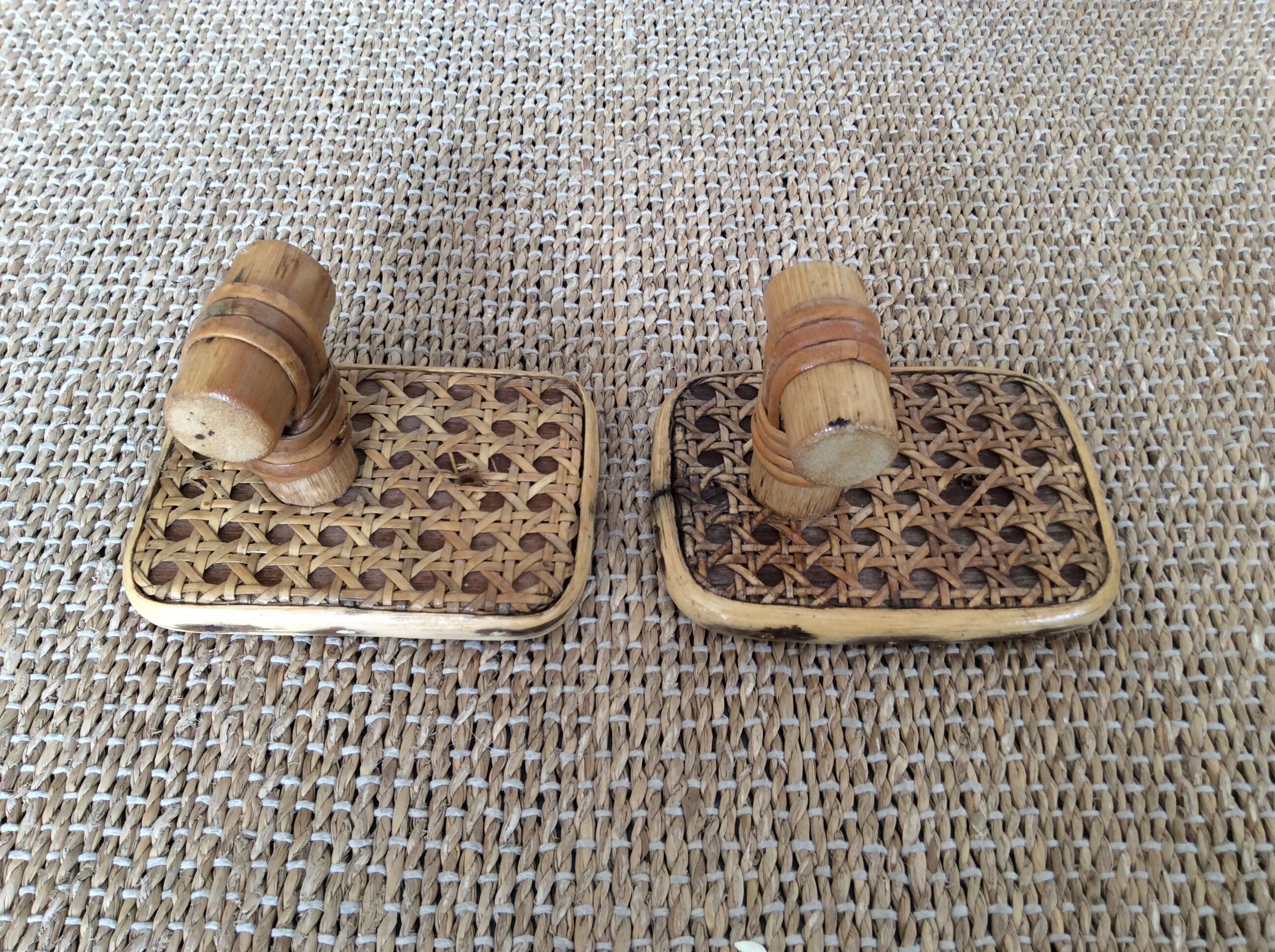 2 patères en rotin