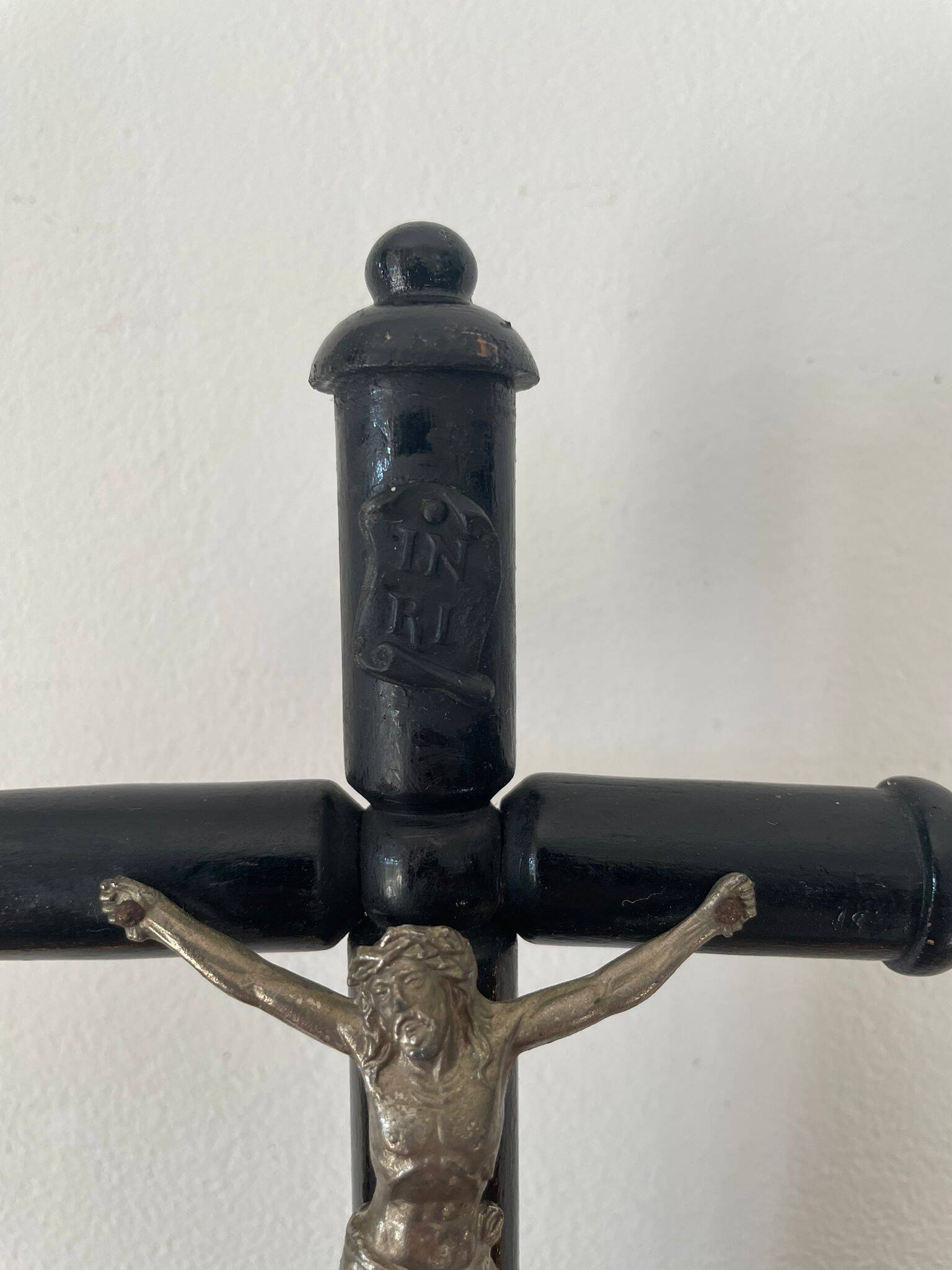 Blackened wood crucifix on base (26 cm)