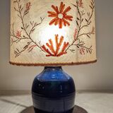 Lampe en grès émaillé bleu indigo et résine vers 1960