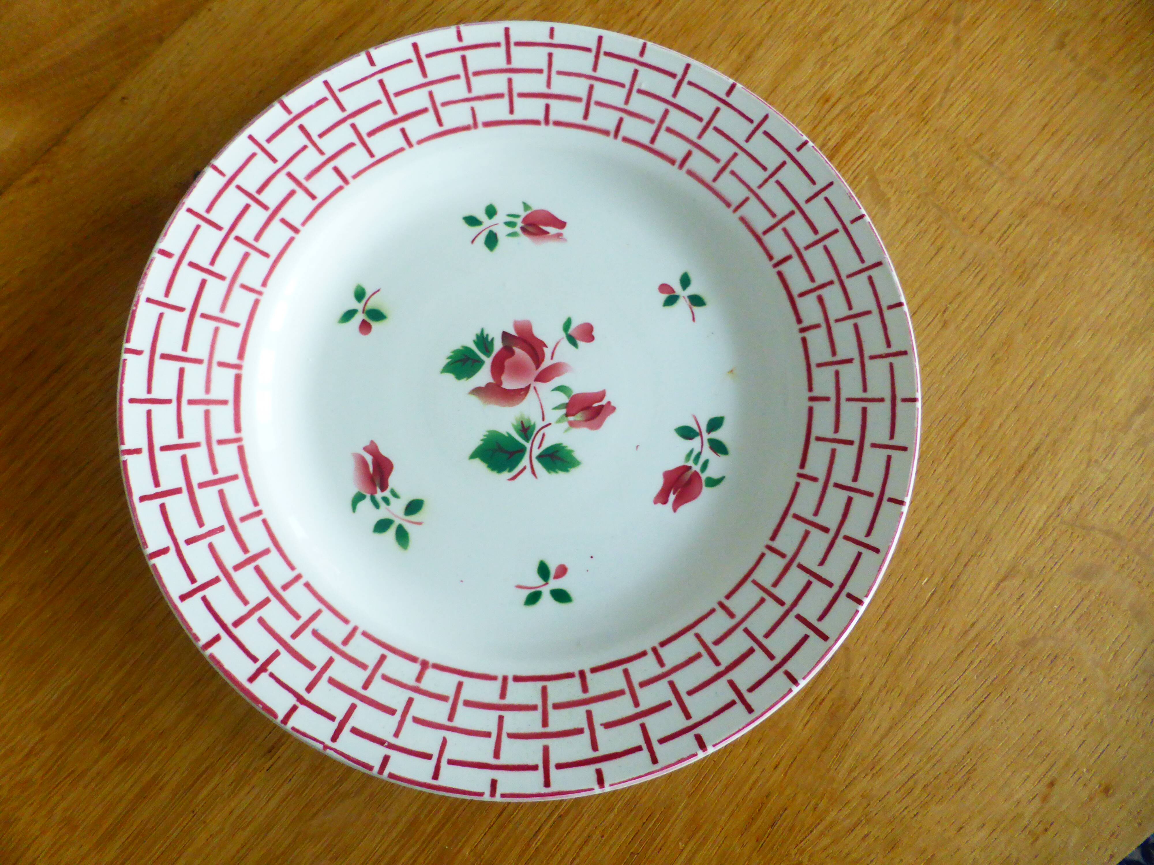 1 vintage Digoin Sarreguemines Rosa pattern dinner plate 221234