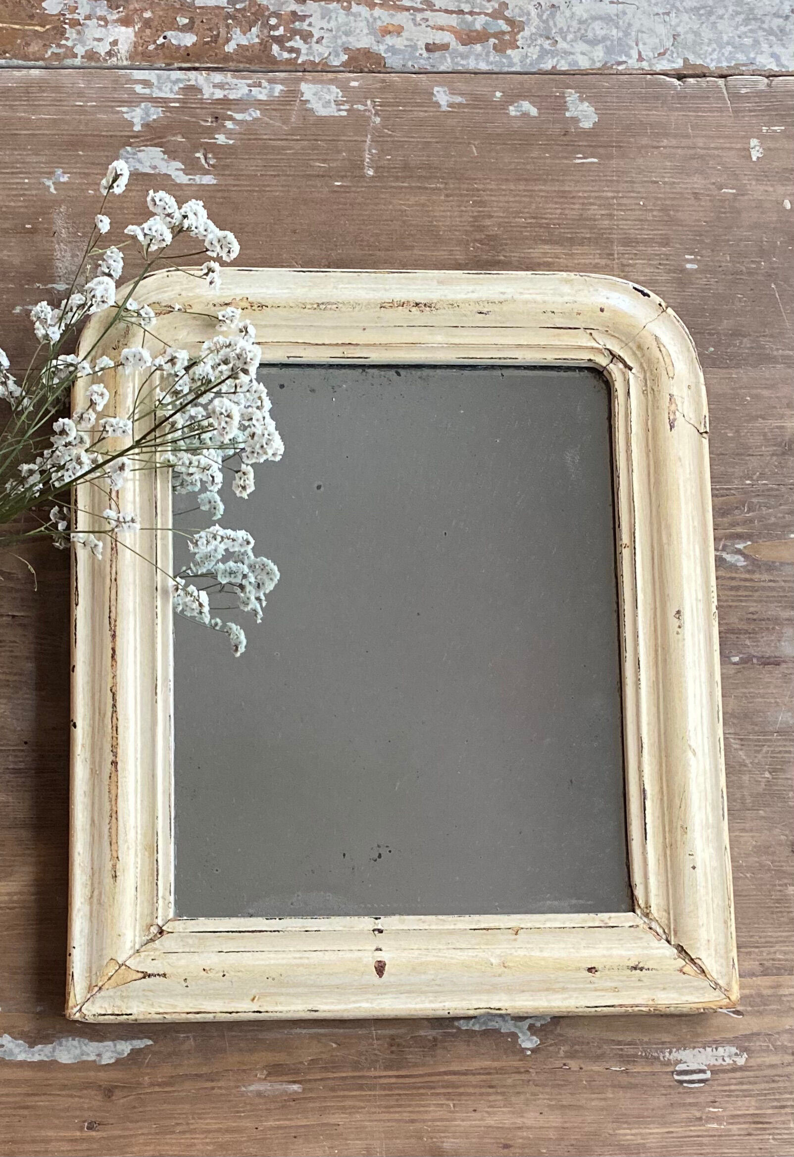 White mirror