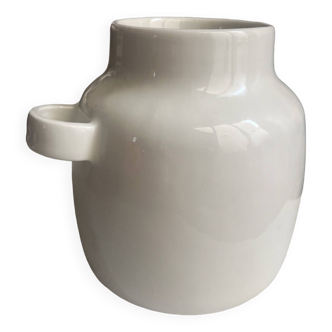 Glazed ceramic pot