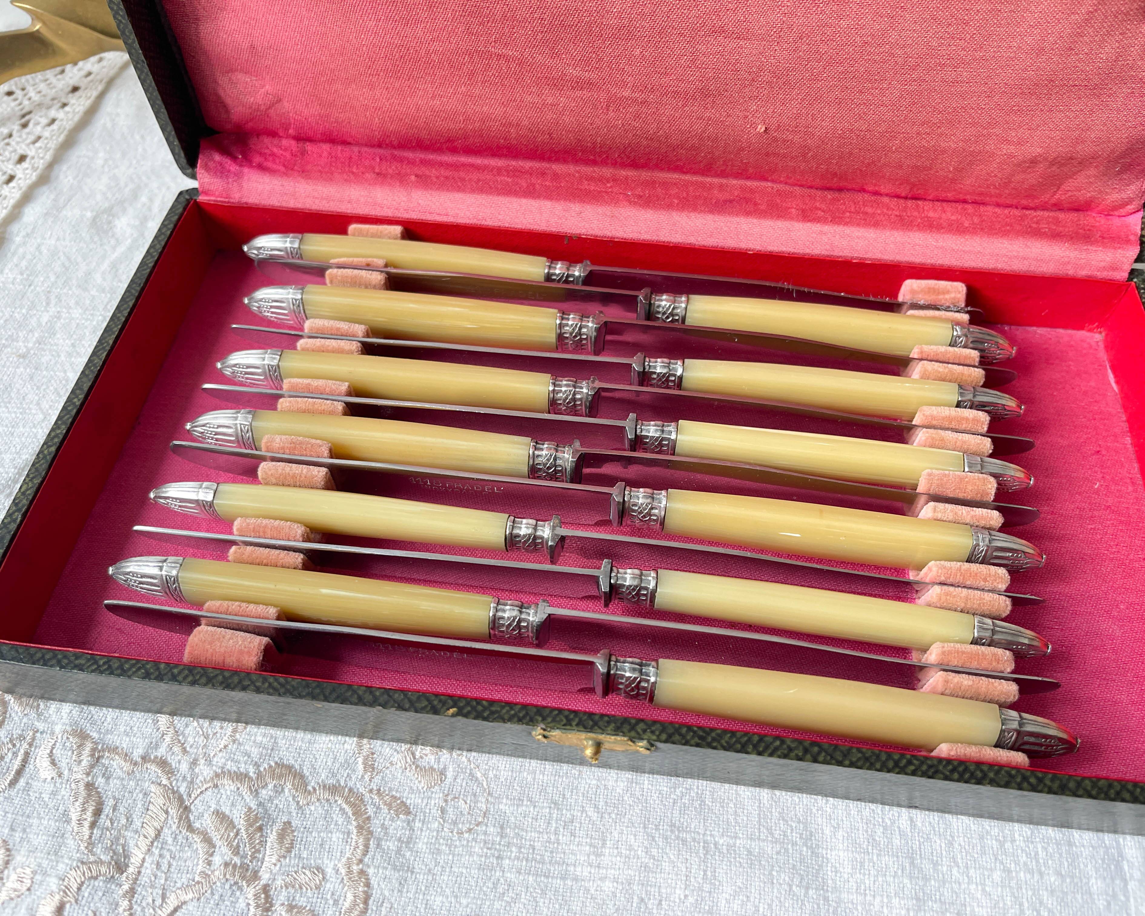 12 couteaux vintage bakélite Inox Pradel