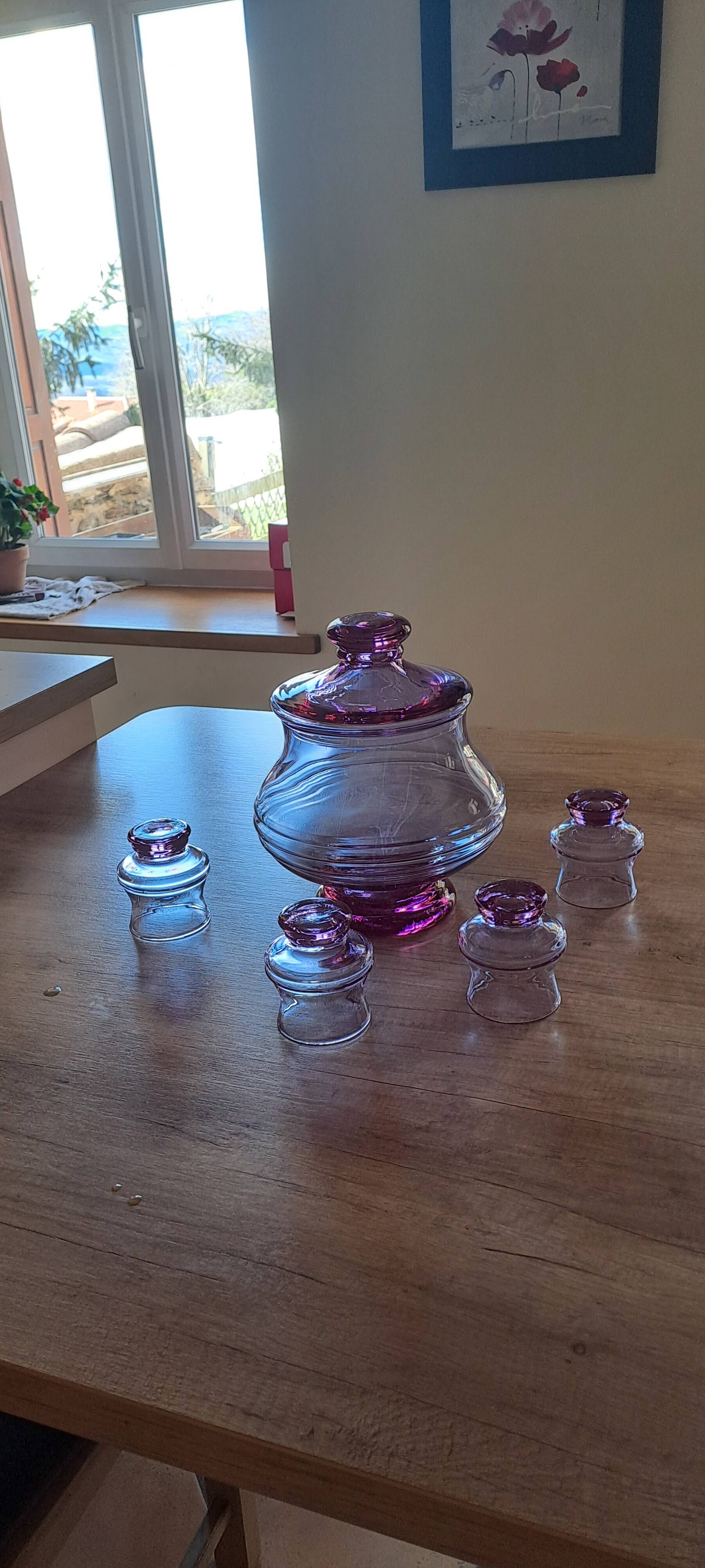 Punch, sangria or eggnog service