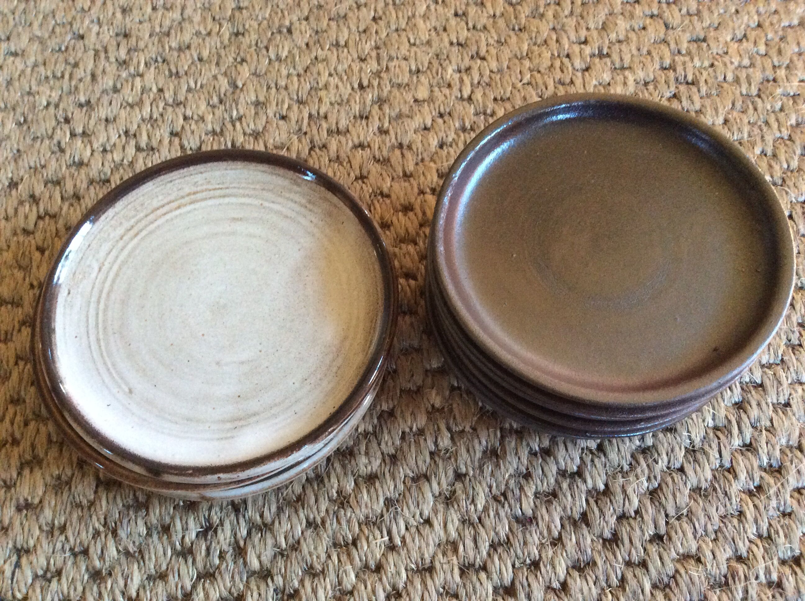 Set of 10 stoneware plates