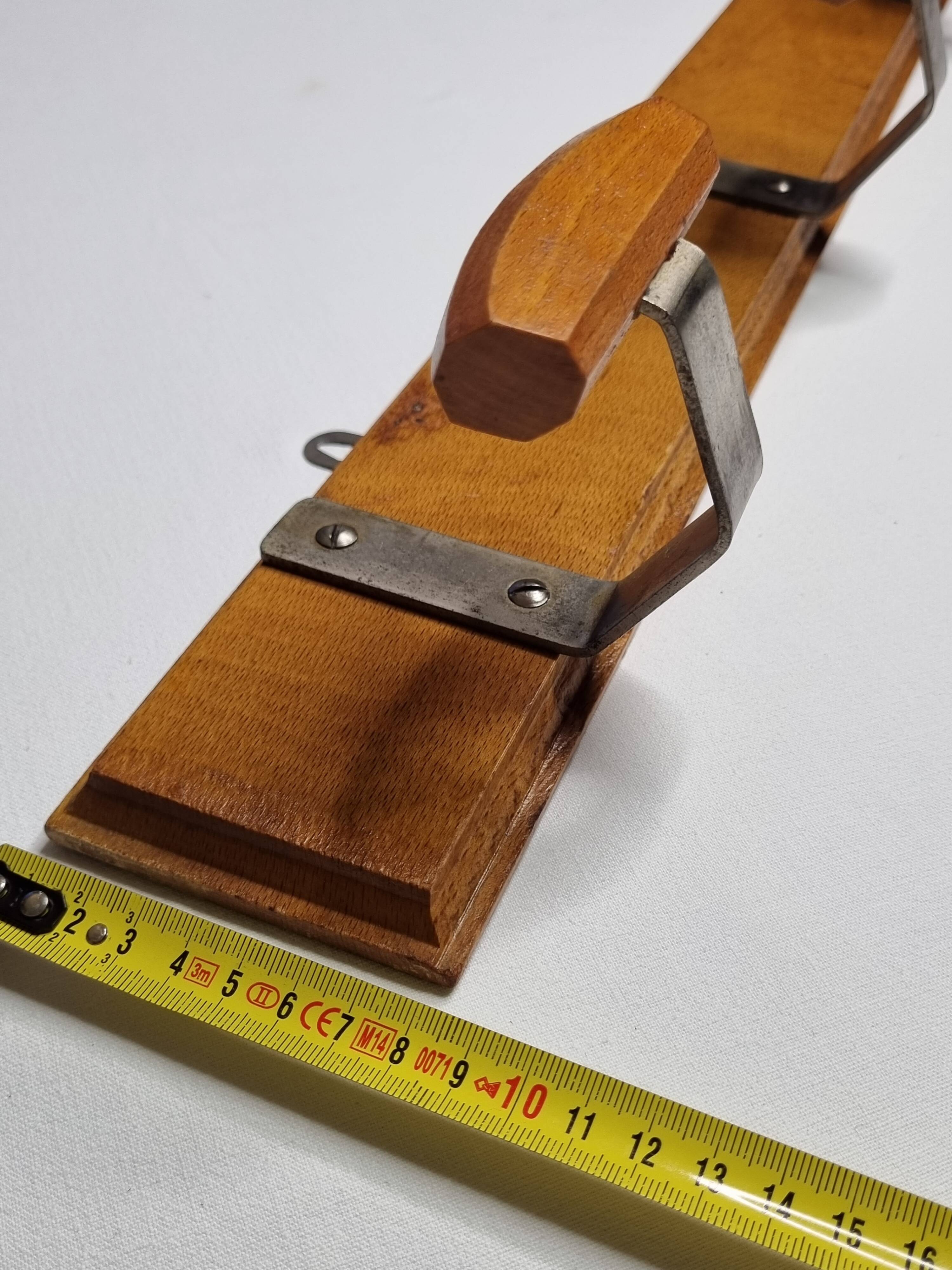 Vintage wall mounted coat rack in wood and metal, 4 hooks, 100 cm