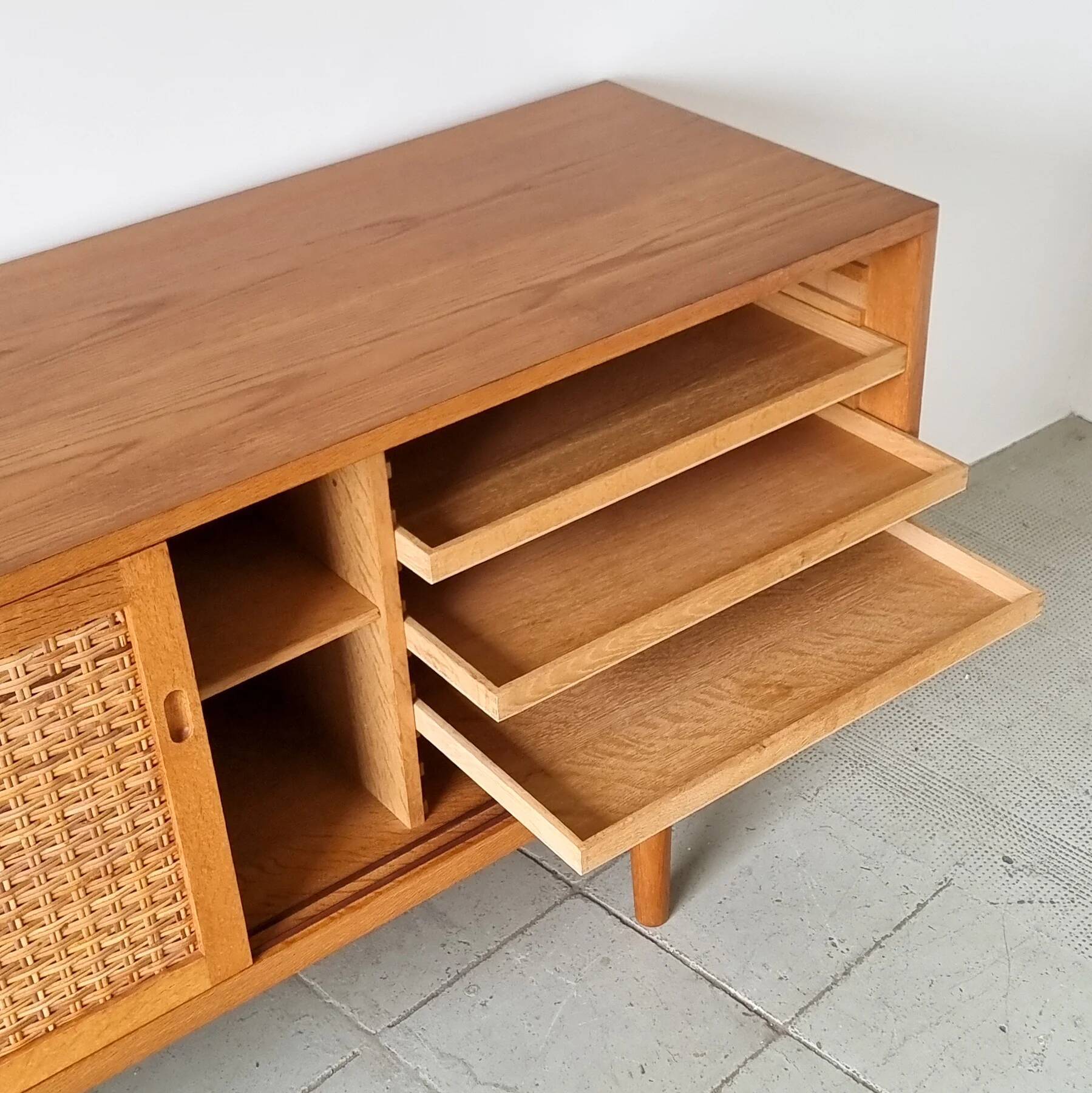 Enfilade Hans Wegner RY-26 rare in oak