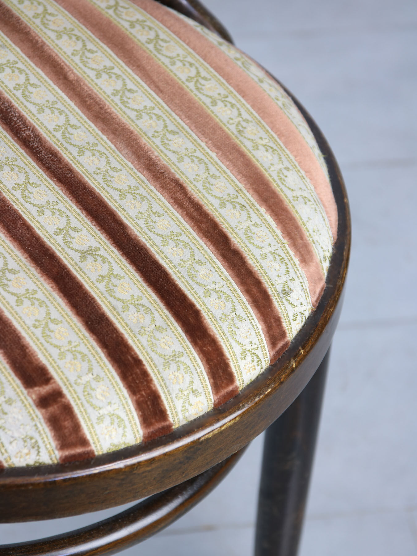 Bentwood 18 dining chairs, set of 2