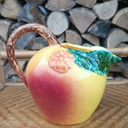 Jug in slipware apple