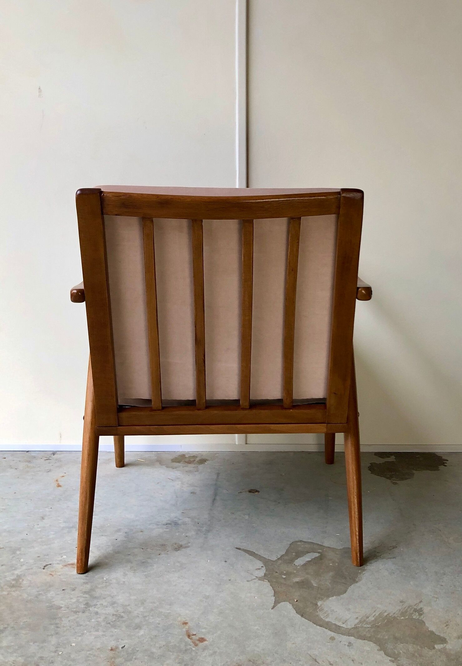 Armchair boomerang ton