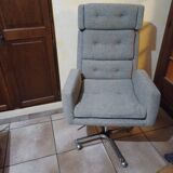 Fauteuil en tissu gris, 1980