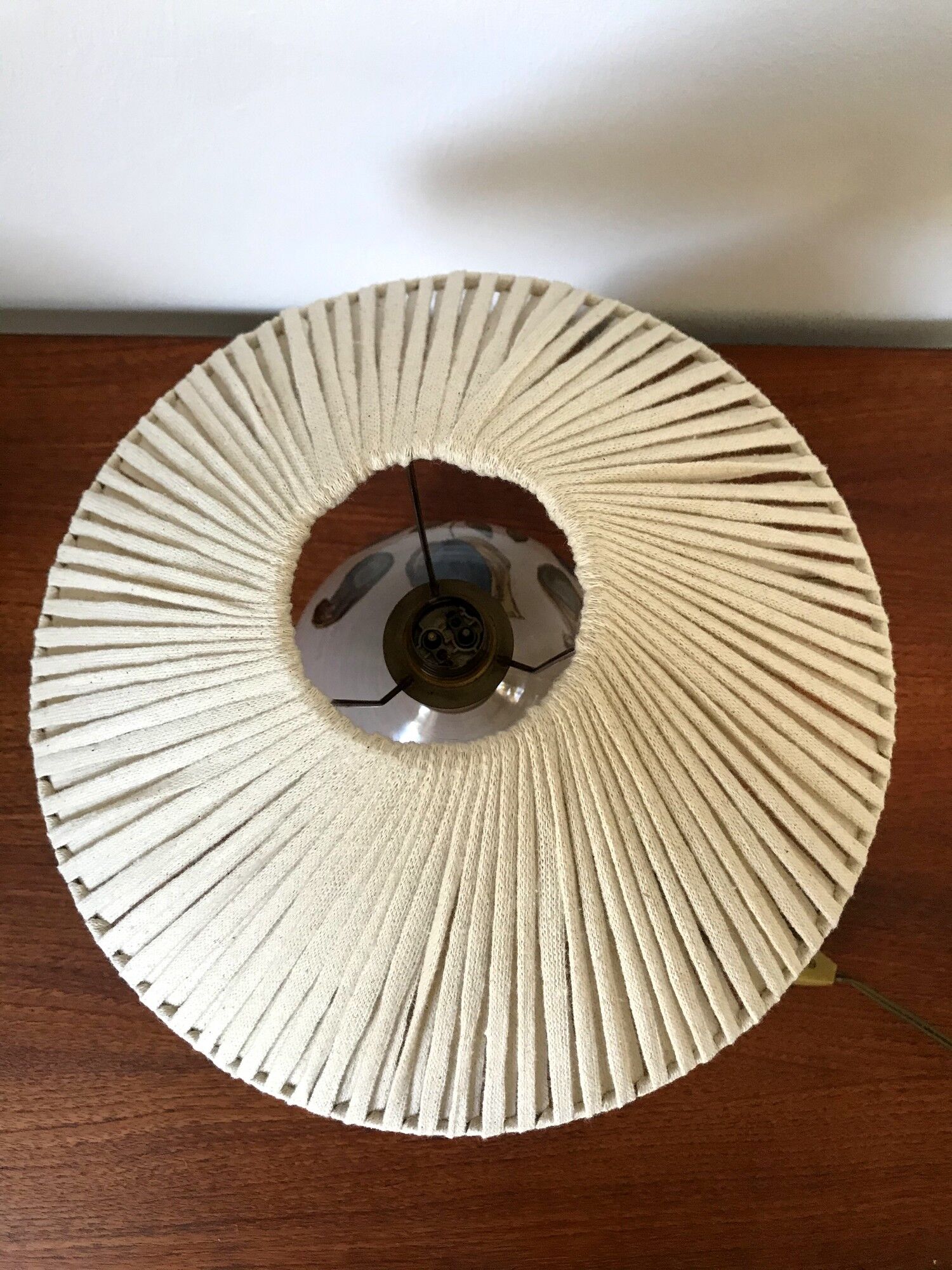 Ceramic lamp and its recycled cotton lampshade