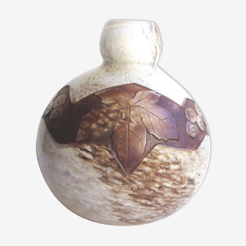 Vase boule Art Déco signé Legras, pâte de verre dégagée à l'acide décor Vigne