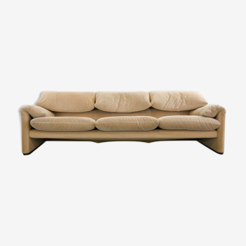 Maralunga 3 places Sofa in beige par Vico Magistretti pour Cassinaa, Italie