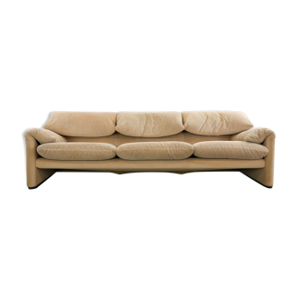 Maralunga 3 places Sofa in beige par Vico Magistretti pour Cassinaa, Italie