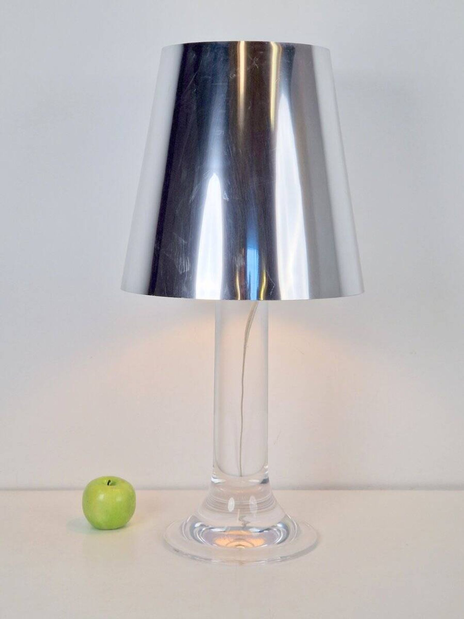 Lampe de table Space Age par Luigi Massoni pour Guzzini, années 1970