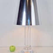 Lampe de table Space Age par Luigi Massoni pour Guzzini, années 1970