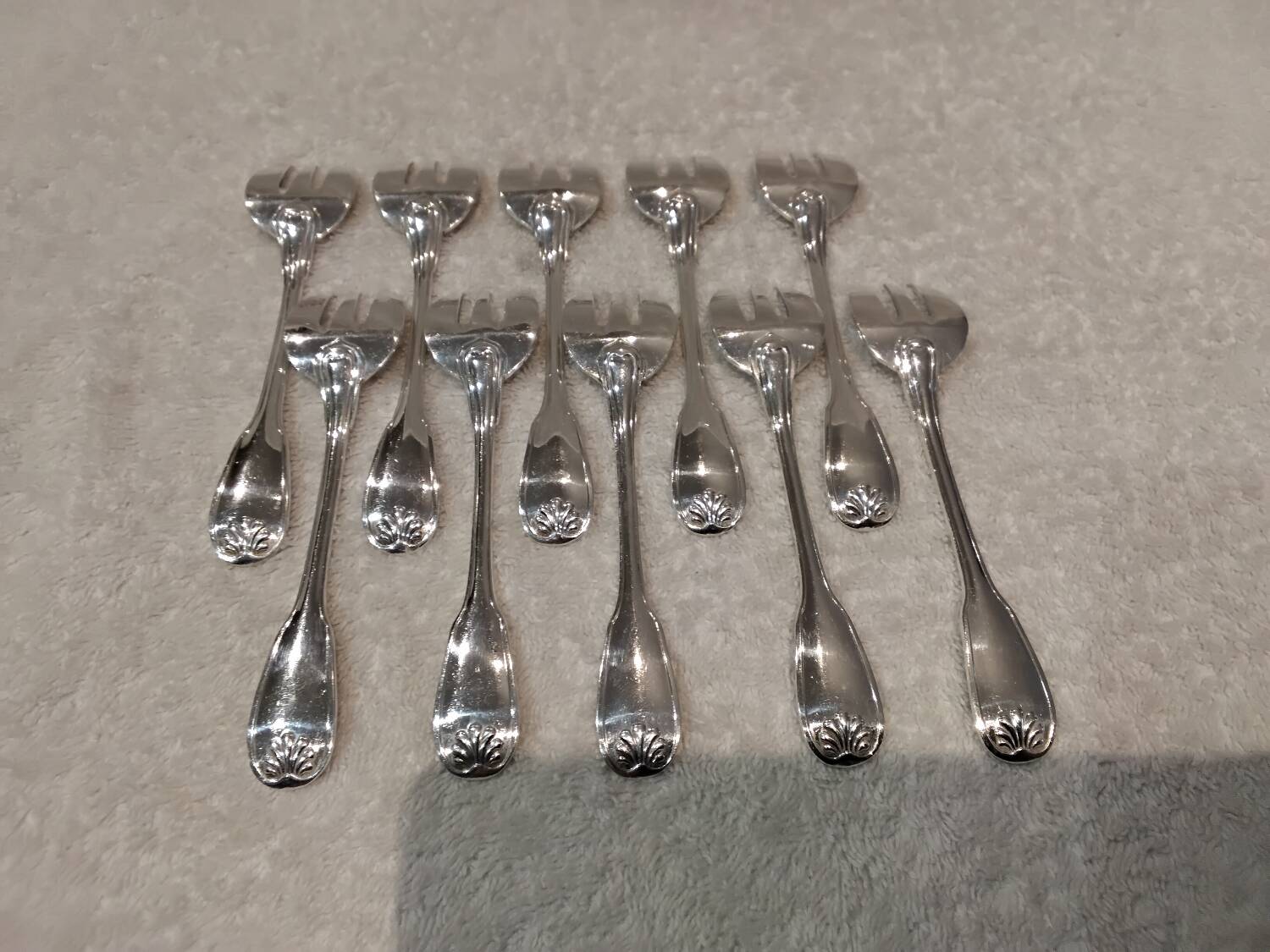 10 silver-plated oyster forks by Ravinet Denfert, shell-shaped goldsmith