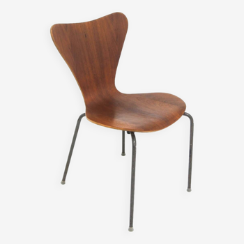 “Model 3107 Sjuan stolen” chair by Arne Jacobsen, Denmark, 1960