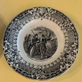 Set of 2 talking plates