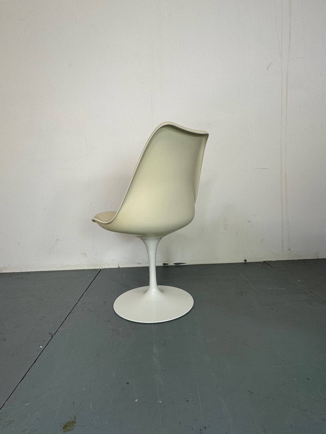 4 Mid-Century Modernist Space Age Tulip Chairs by Eero Saarinen Knoll, 1960s