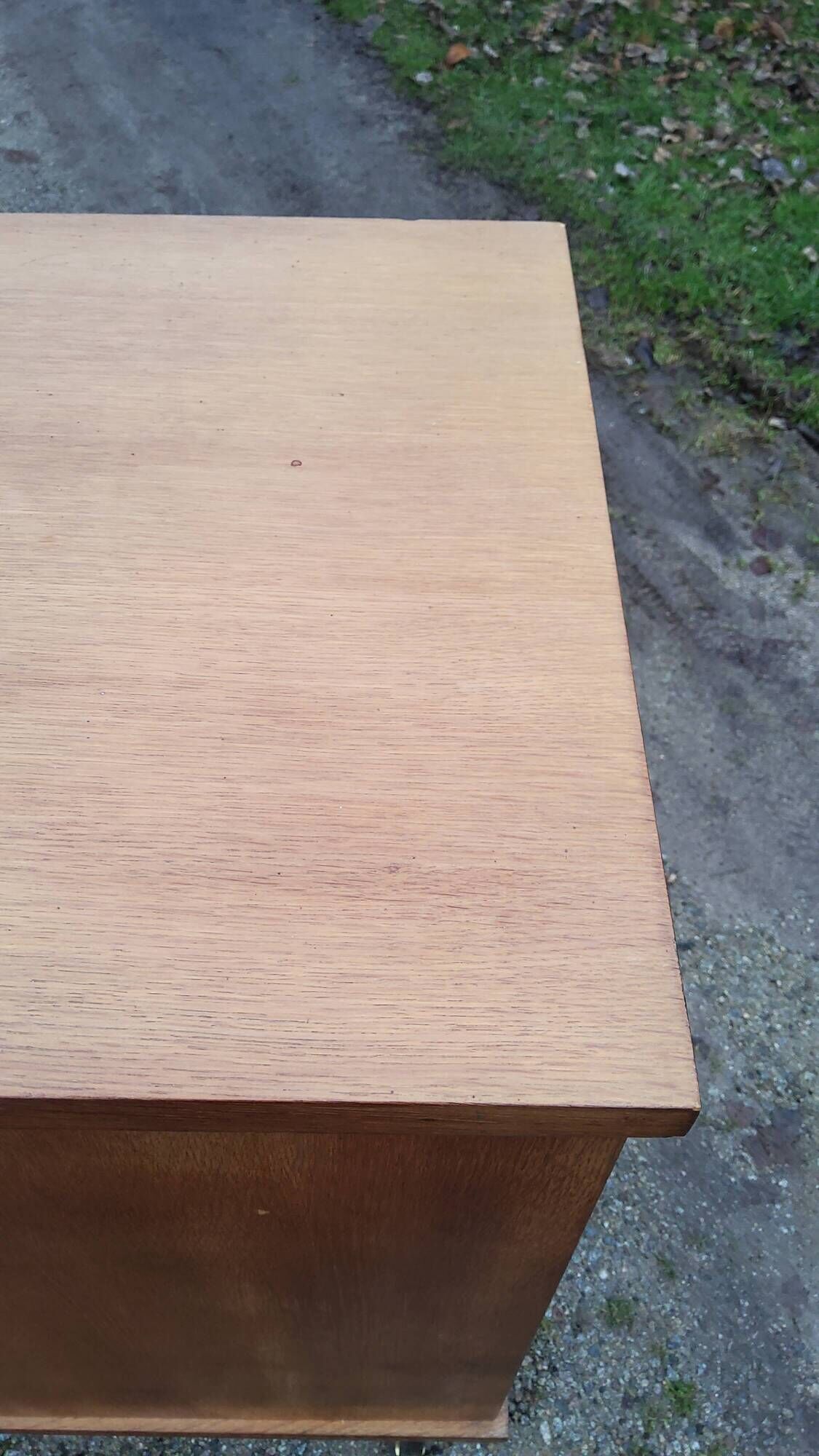 Buffet of the 60s in blond oak metal feet with square section