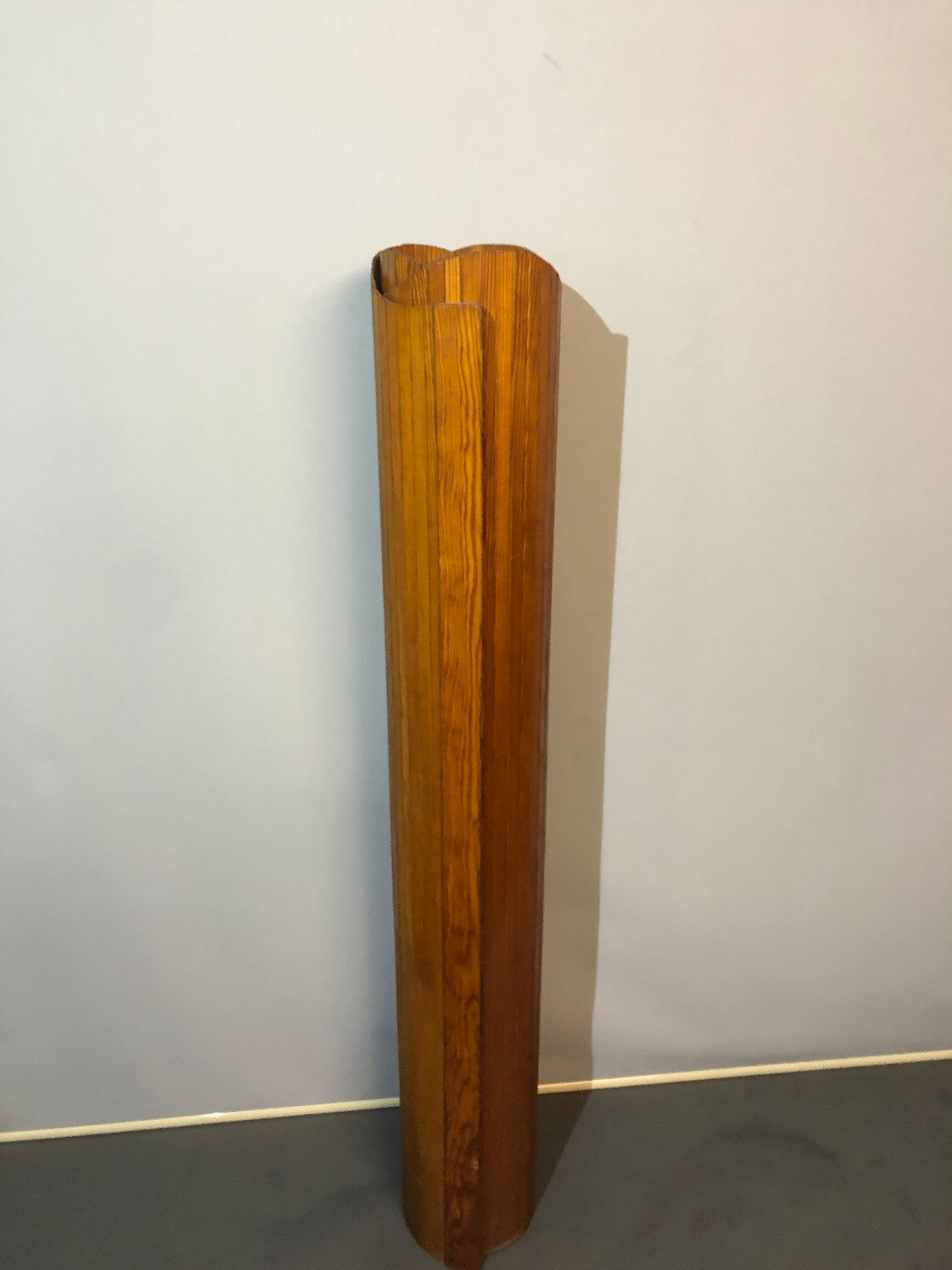 Ancien paravent en bois art deco vague style baumann 1950 en très bon état