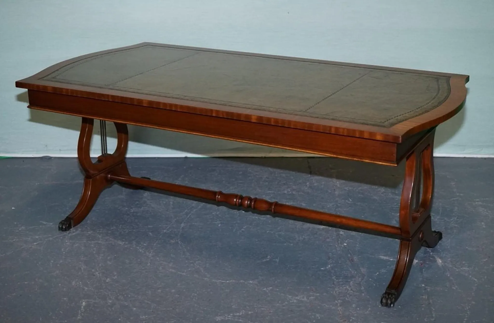 Grande Table Basse Vintage en Cuir Vert Chasseur