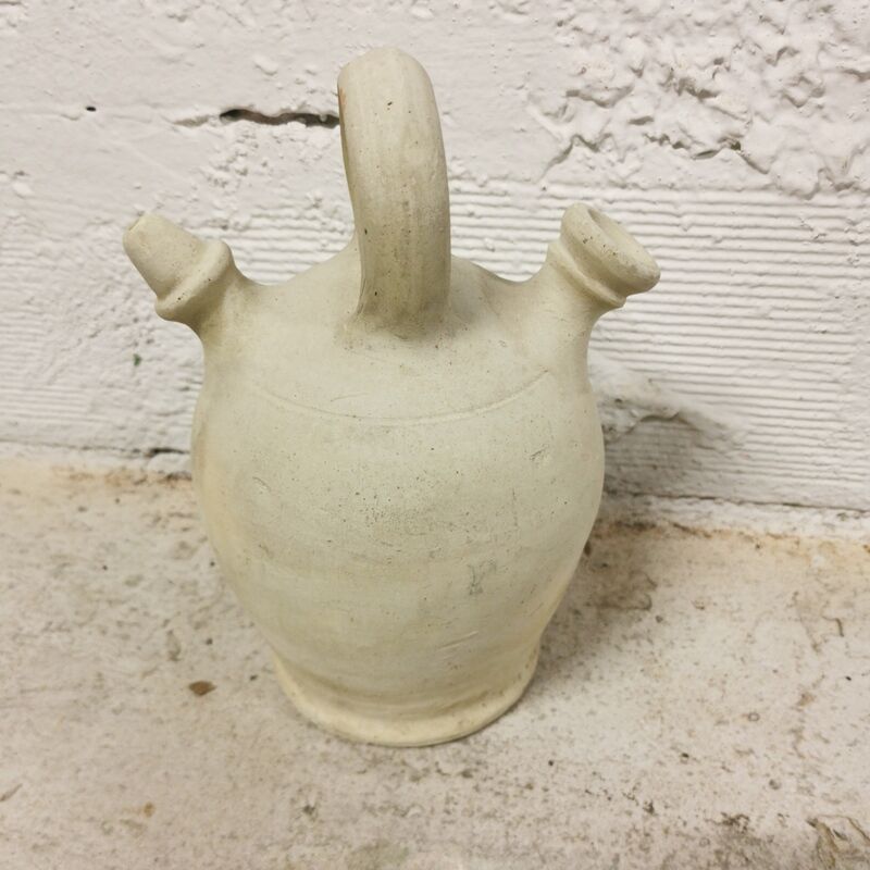 Terracotta gargoulette