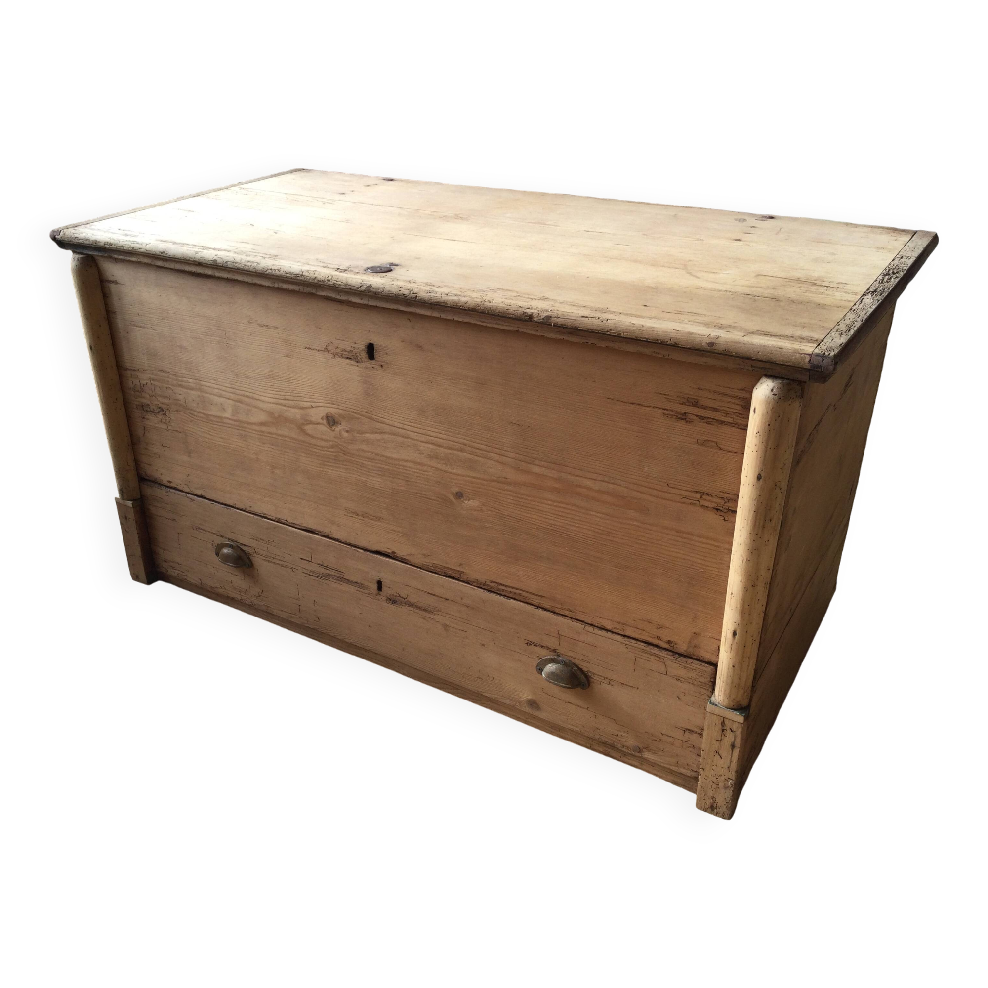 Large fir chest with drawer