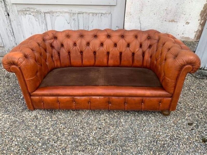 Salon canape and 2 chesterfield armchairs in vintage cognac leather from the 1970s