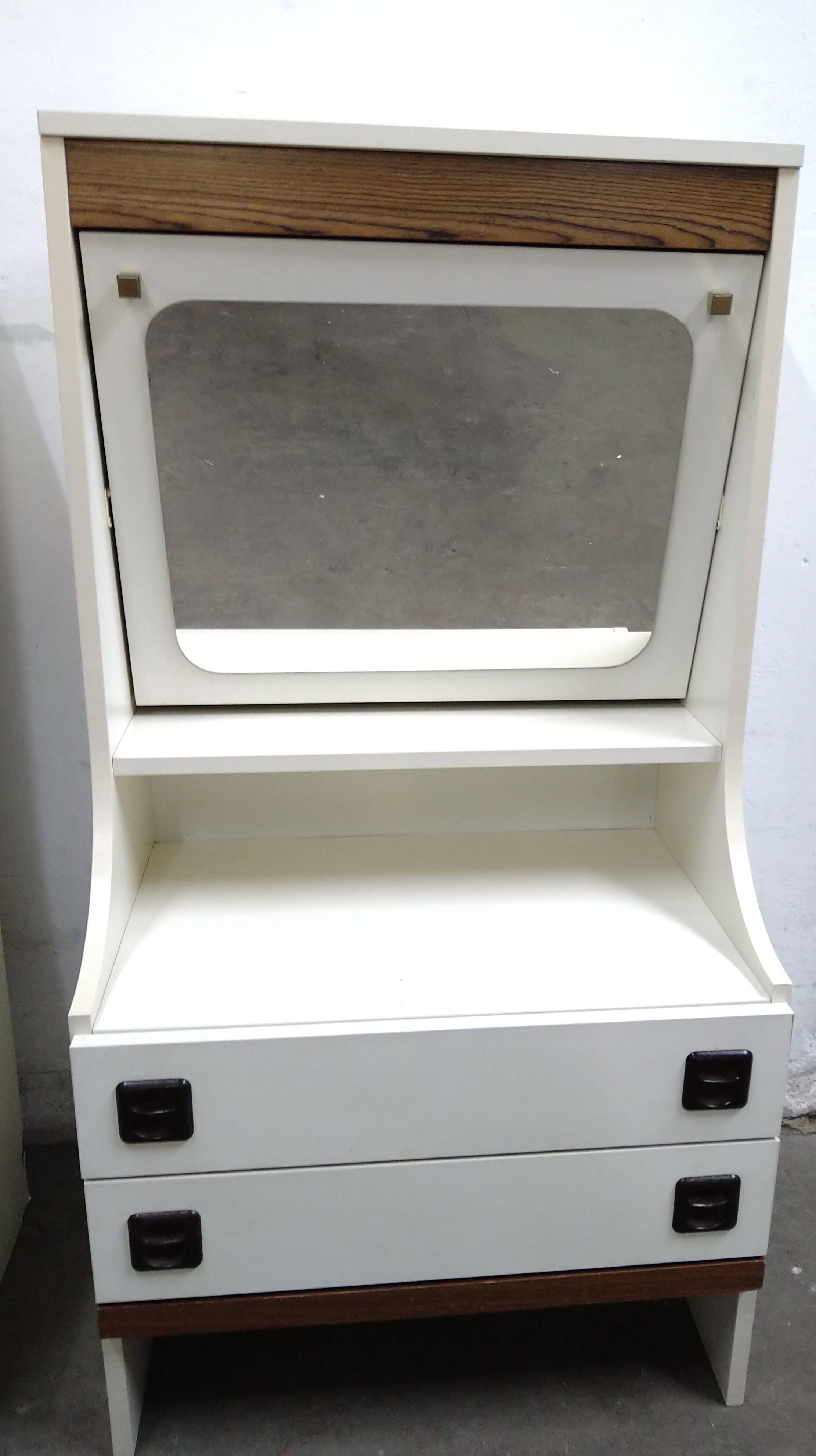 2 vintage dressing / bedside tables