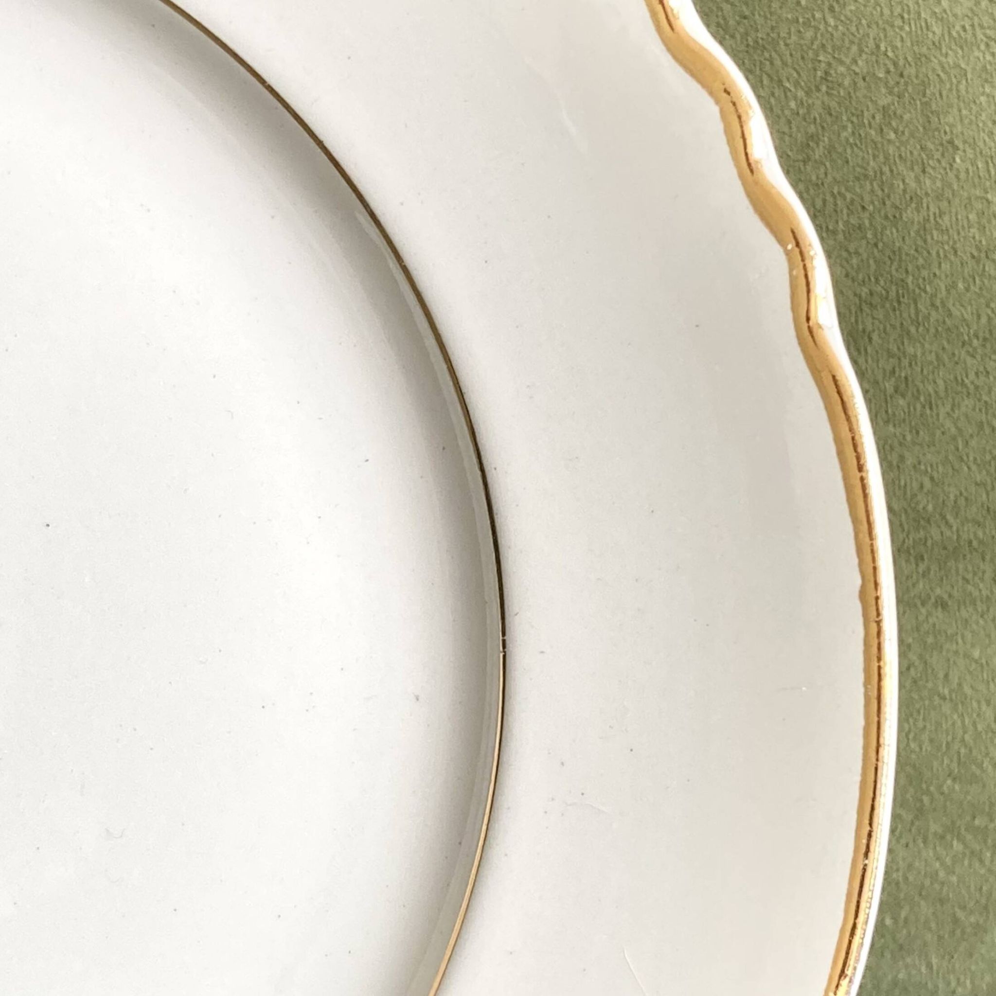 Set of 6 flat white and gold plates in old earthenware Moulin des loups vintage dishes