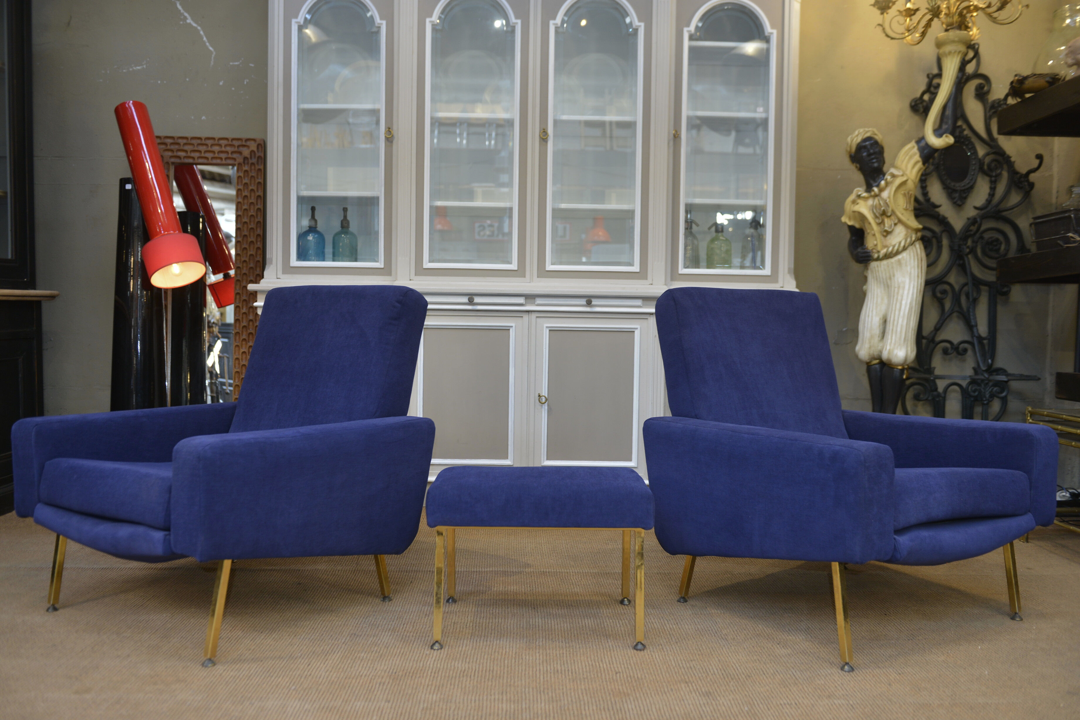 Pair of armchairs and ottoman vintage 1950 in blue velour and brass