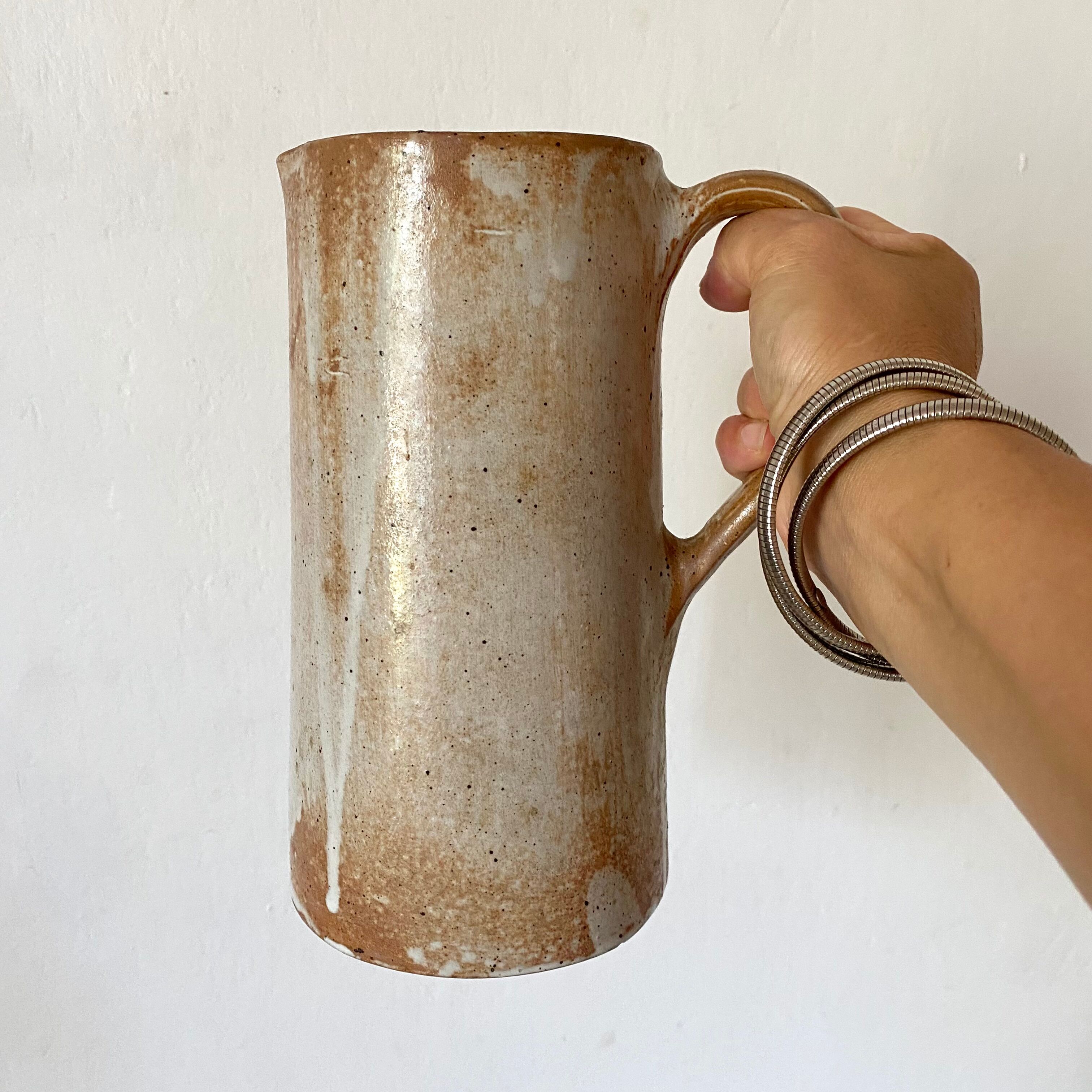Sandstone pitcher 22.5 cm