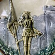 Set of two plates late nineteenth in slip Jeanne d'Arc