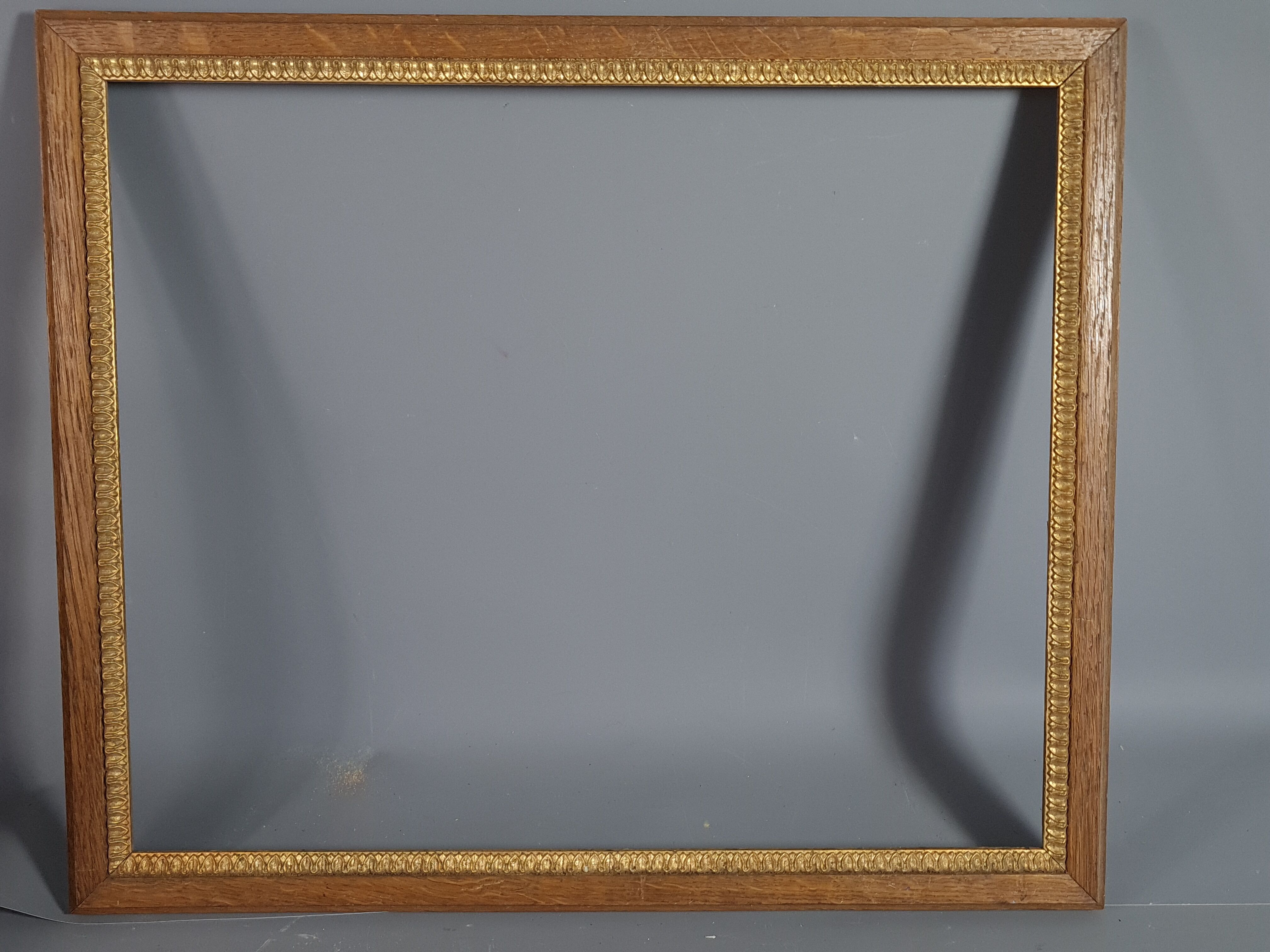 Ancien cadre à canaux bois mouluré doré 68x57 feuillure 55x43 cm