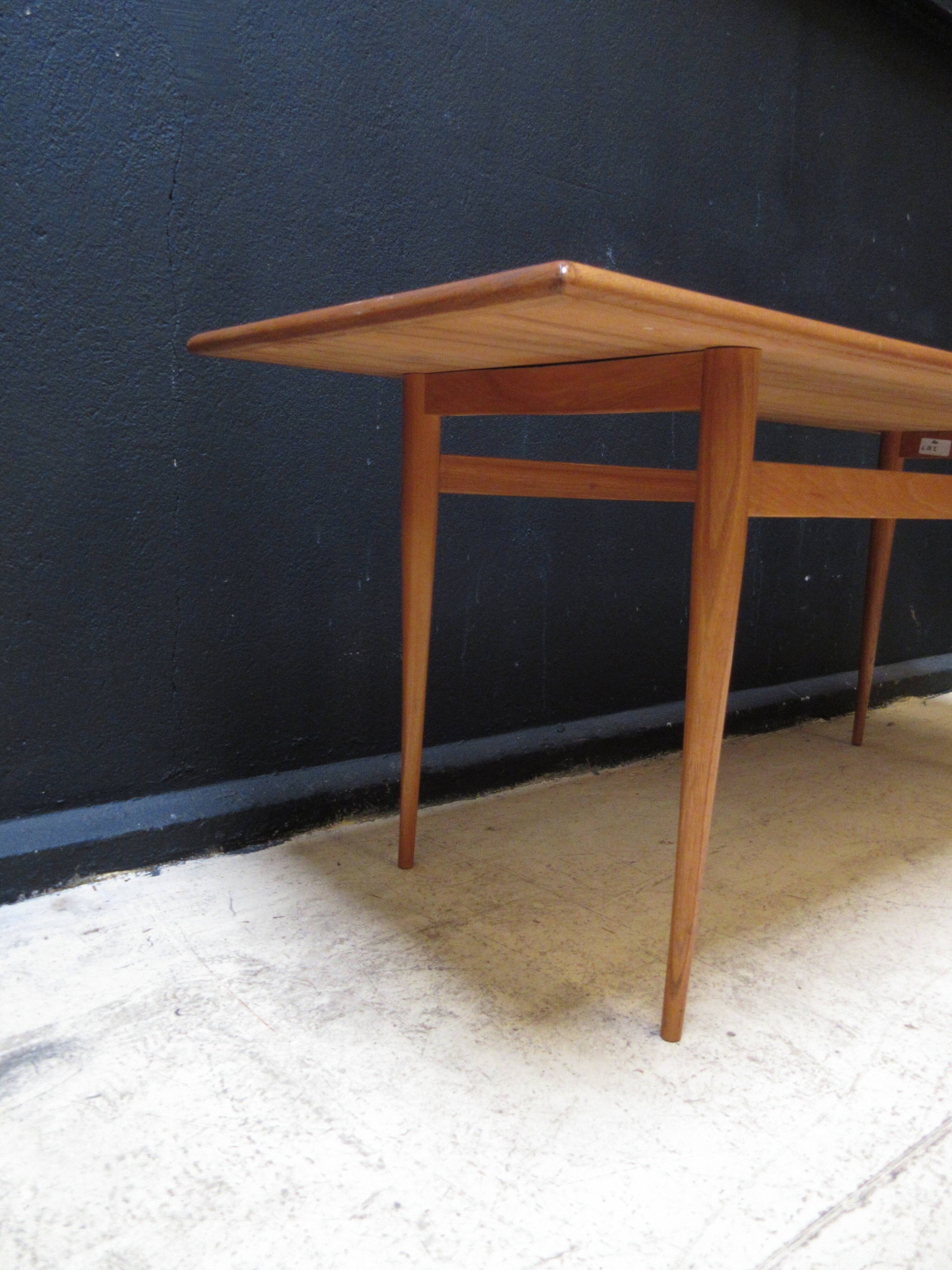 Table basse en bois vintage, mid century, tchèque, Nabytec