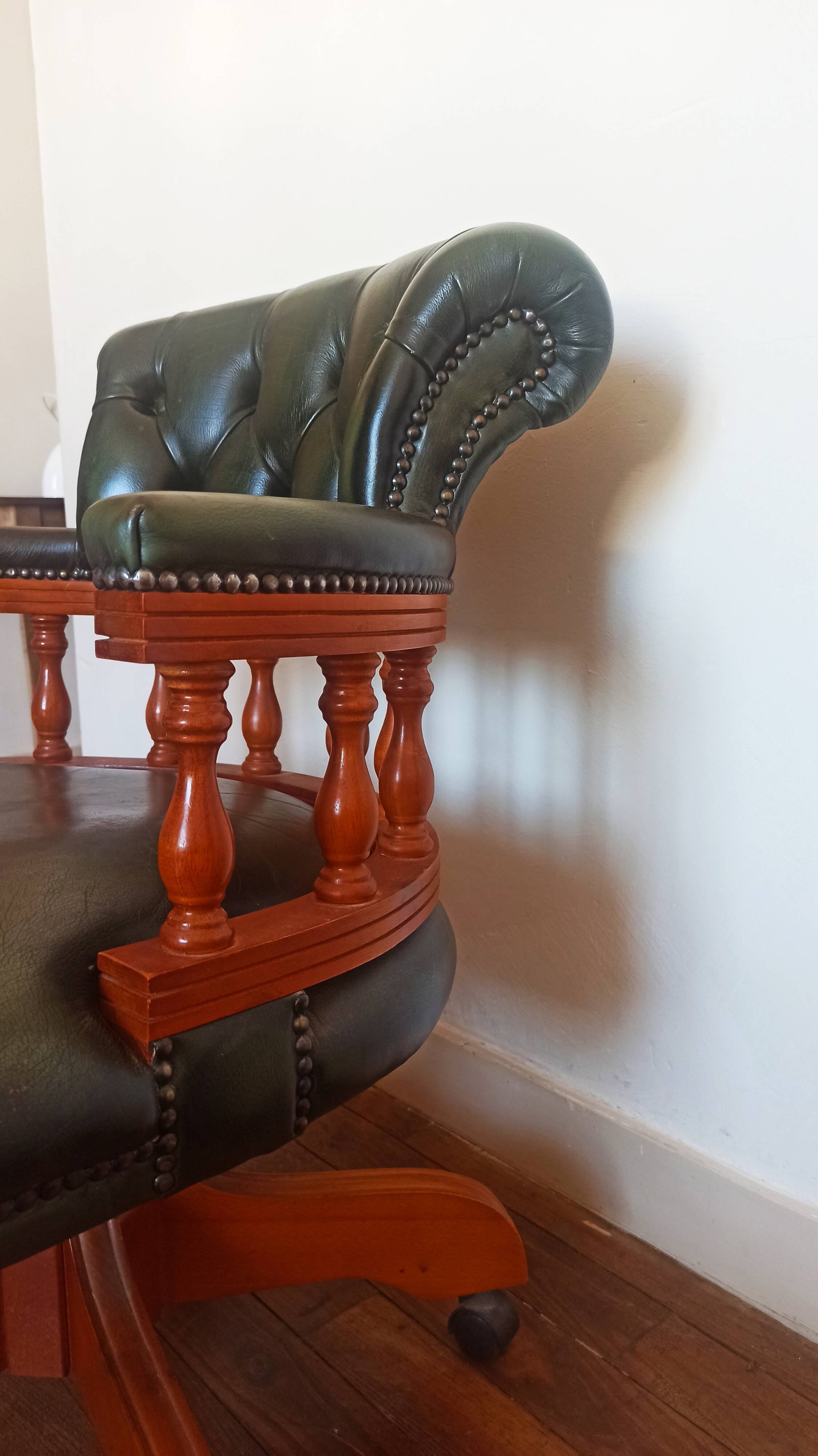 Office chair, swivel chair with wheels